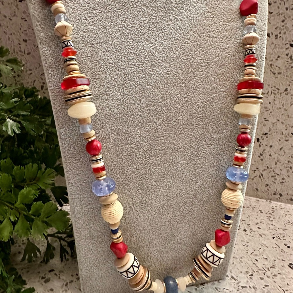 CHICO’S long multi color bead necklace - Picture 3 of 7